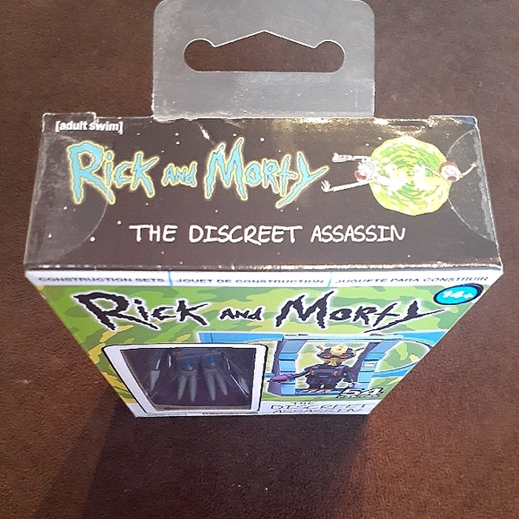 NIB Rick and Morty Discreet Assassin Figurine Construction Set - Picture 3 of 3